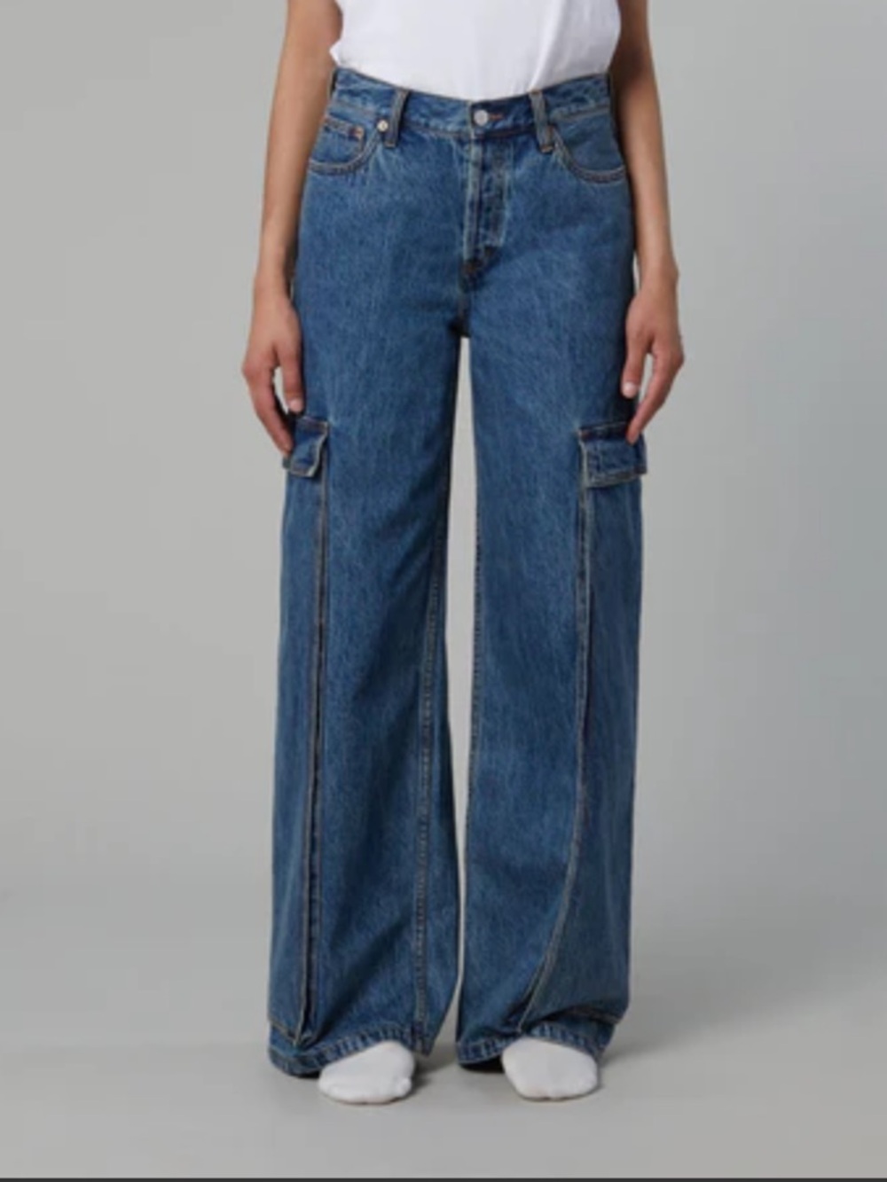 High-Rise Wide-Leg Cargo Jeans in Blue still here Joey jeans size 23
